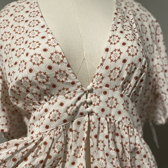 NWT Open Front Blouse with Button Detail - Picture 2 of 8